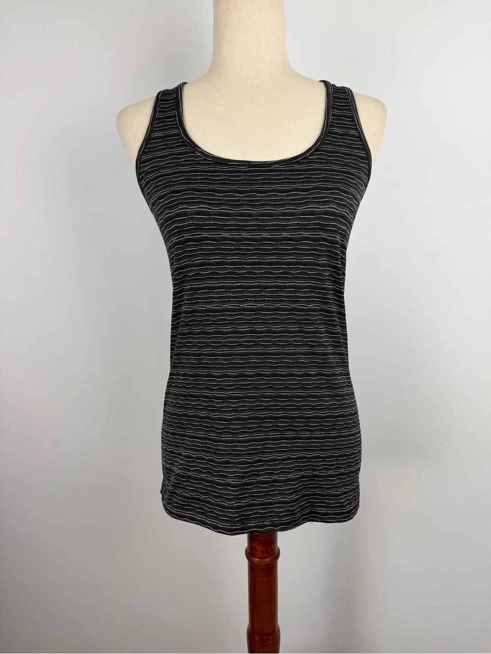90 Degree By Reflex Black & Gray Striped Scoop Tank Size M